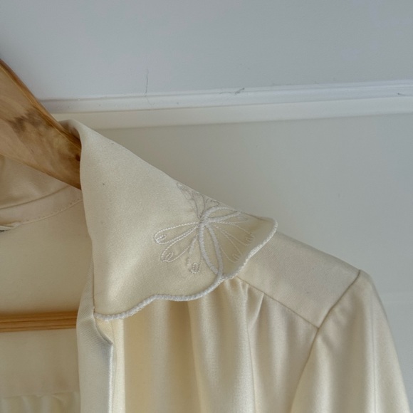 Vintage Koret of California Cream Satin Blouse - Picture 4 of 9